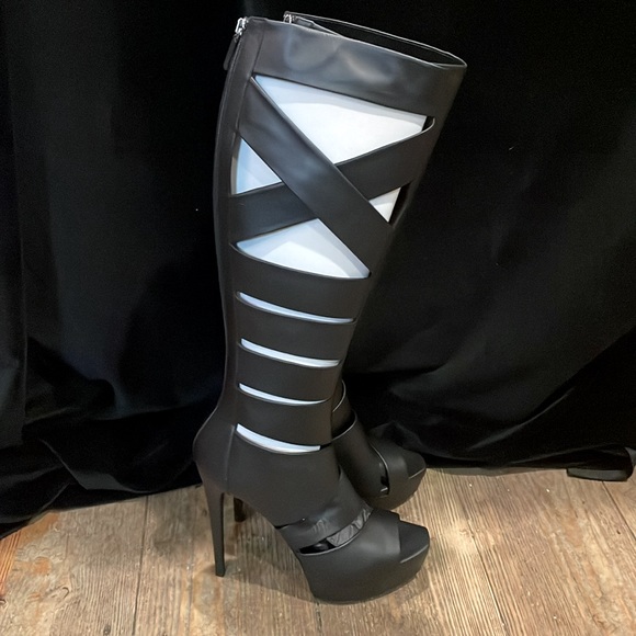 GUCCI LUXURY HELENA BLACK LEATHER CUT OUT HIGH HEEL TALL BOOTS - 9.5 - NIB!๐ฅ๐ซฆ - Picture 9 of 15